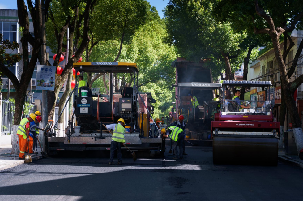 技術(shù)賦能民生路 舒適出行再升級——大豐路超薄磨耗層罩面工程順利完工